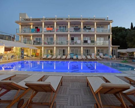 Palapart Gikas Studios & Suites