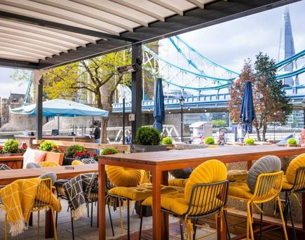 The Tower Hotel by Thistle in London, Großbritanien