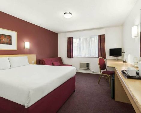 Days Inn by Wyndham London Stansted Airport-2