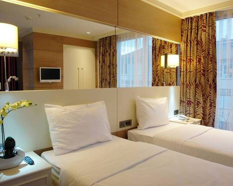 Le Mirage Hotel