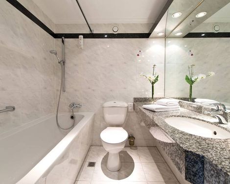 Leonardo Hotel Berlin City West-3