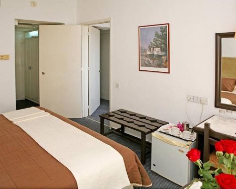 Navarria Hotel
