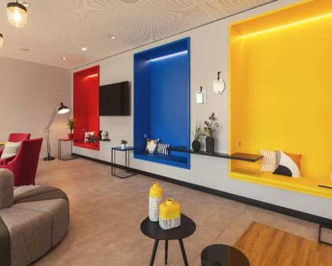 Holiday Inn - the niu, Form Stuttgart Feuerbach