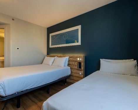 Travelodge Barcelona Poblenou-3