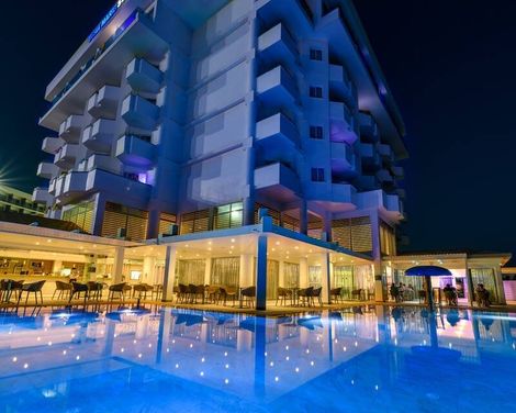 Tasia Maris Sands Hotel
