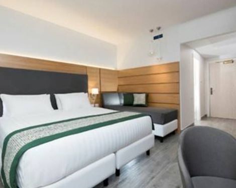 Holiday Inn Naples-3