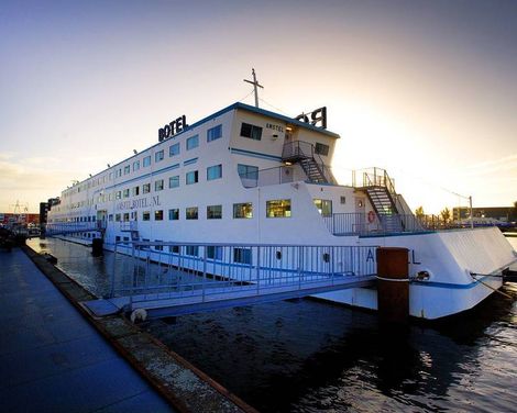 Botel