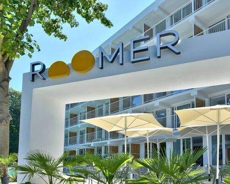 ibis Styles Golden Sands Roomer Hotel
