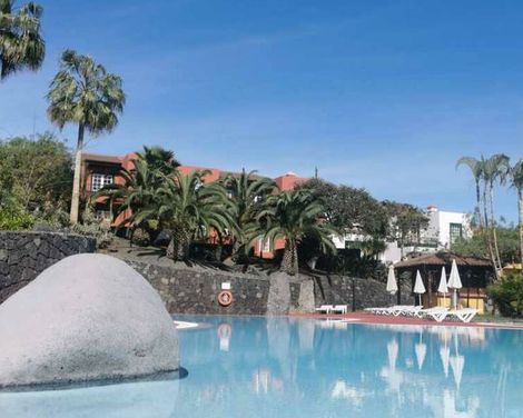 Apartamentos Oasis San Antonio