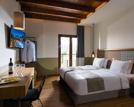 Petousis Hotel & Suites
