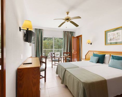 Hotel FlipFlop Cala Romántica-3