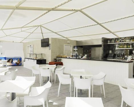 H10 White Suites