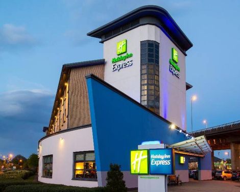 Holiday Inn Express Glasgow Airport