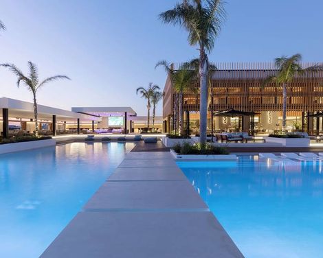Hotel D'Andrea Lagoon All Suites