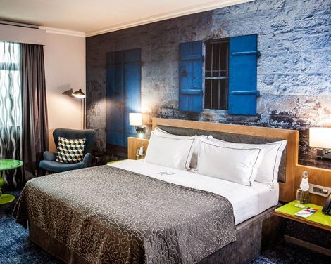 Hennessy Park Hotel