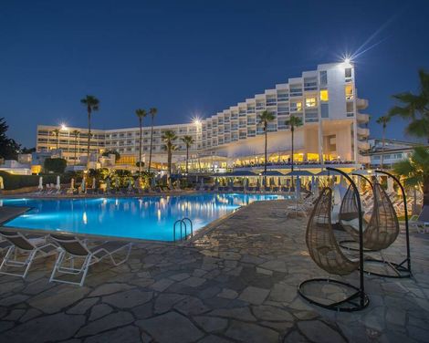 Leonardo Plaza Cypria Maris Beach Hotel & Spa