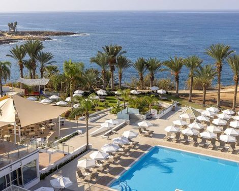 Queen's Bay Hotel