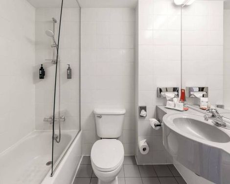 Ramada Bucharest Parc Hotel-0