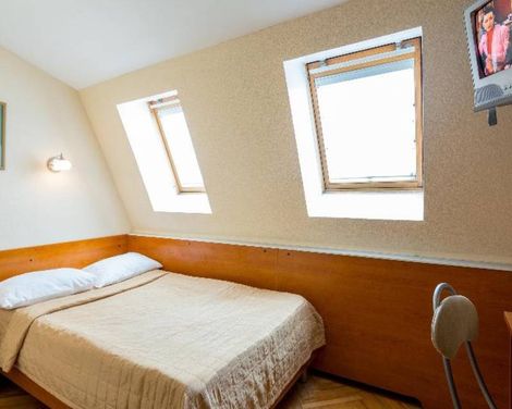 Travelto Nevskiy 90-0