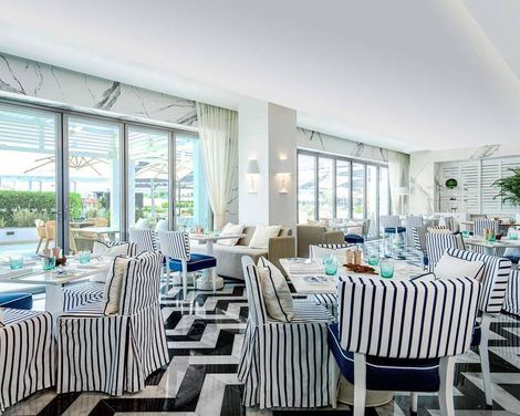 Th8 Palm Dubai Beach Resort Vignette Collection