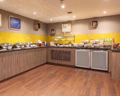 Holiday Inn Express Edinburgh Airport