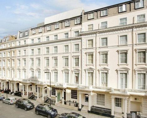 The Queen's Park Hotel-1