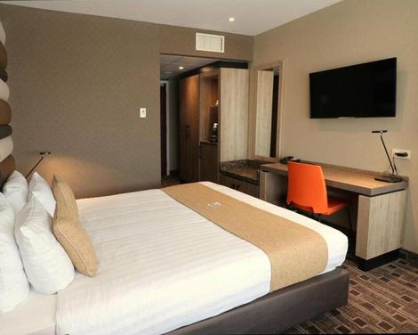 XO Hotels Blue Tower