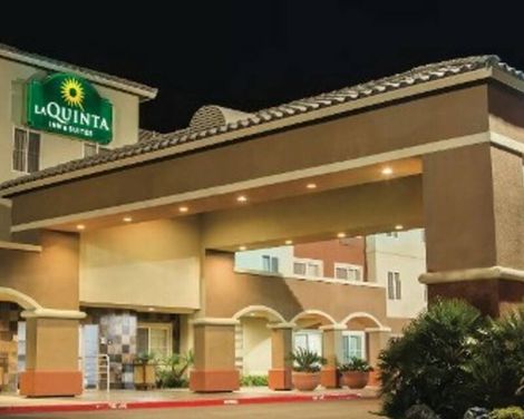 La Quinta Inn & Suites by Wyndham Las Vegas Red Rock-0