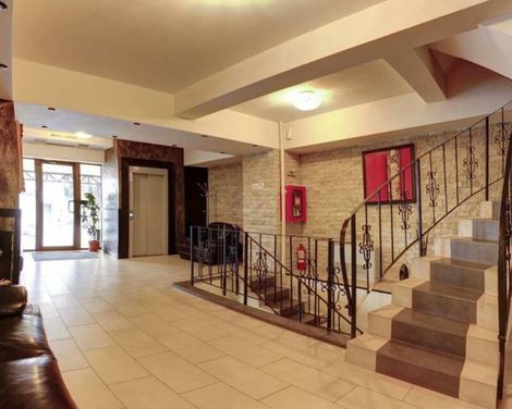 Avis Boutique Hotel & Restaurant-1
