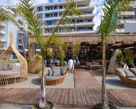 Sea & Sand Hotel