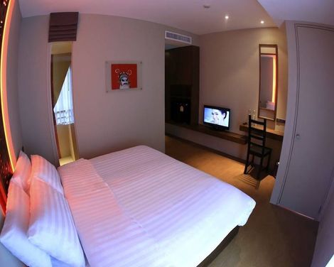 Silom One-3
