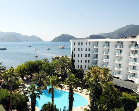 Tropical Beach Hotel