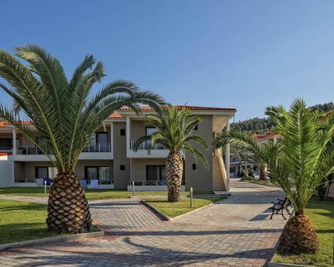 Lagomandra Beach Hotel