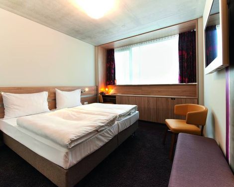 SIMM's Hotel