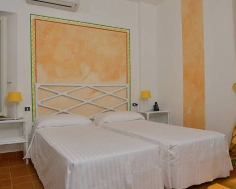 UNAHOTELS Club Ancora