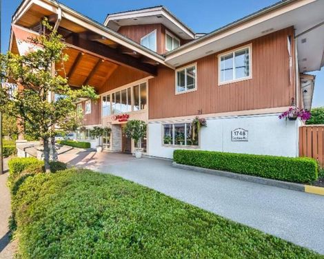 Econo Lodge Inn & Suites