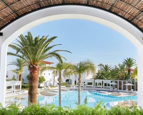 Caramel, A Resort to Live