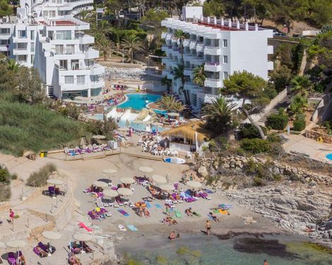 FERGUS Style Cala Blanca Suites
