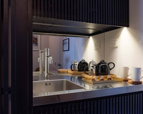 La Suite West
