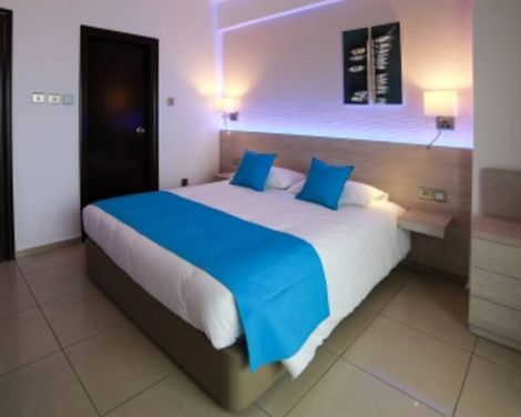 Les Palmiers Beach Hotel