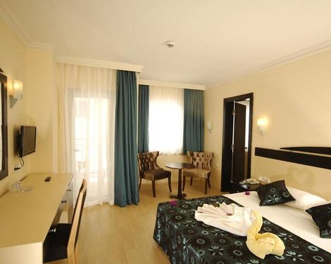 Side Aluna Hotel