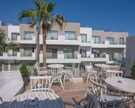 Cactus Bay Hotel & Apartments
