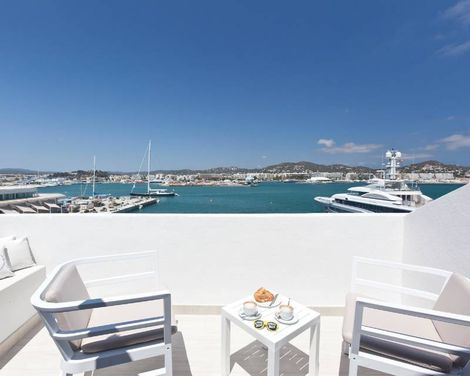 Ryans La Marina-1