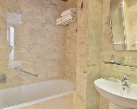 Hotel Renoir Saint German-1