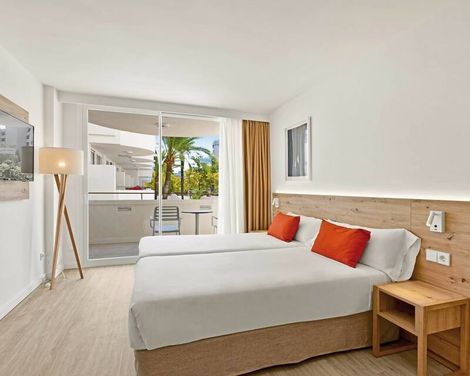 Palmanova Beach Apartments by TRH