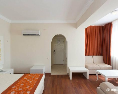 Grand Miramor Hotel