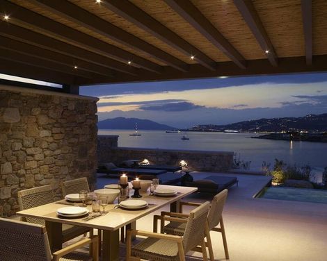 Bonzoe Suites & Villas