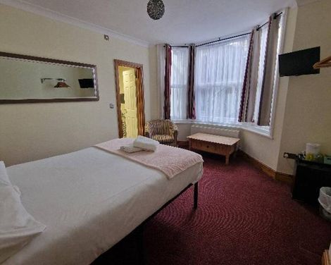 Hotel 65