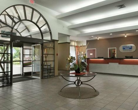 Travelodge Hotel by Wyndham Vancouver Airport-0