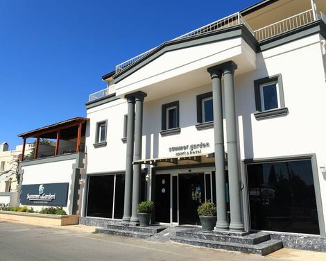 Summer Garden Suites & Beach Hotel